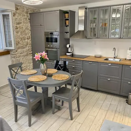 Garma Apartmán Slatine